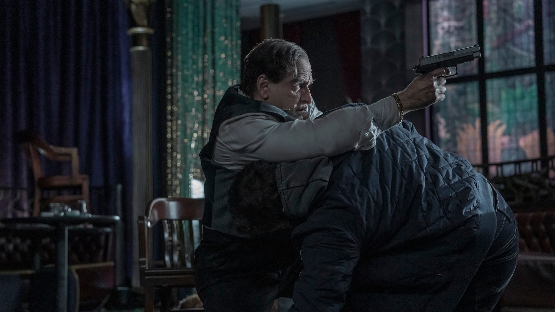 Pingviini ase kädessä. Miksi Batman ei puutu The Penguin -sarjan tapahtumiin?