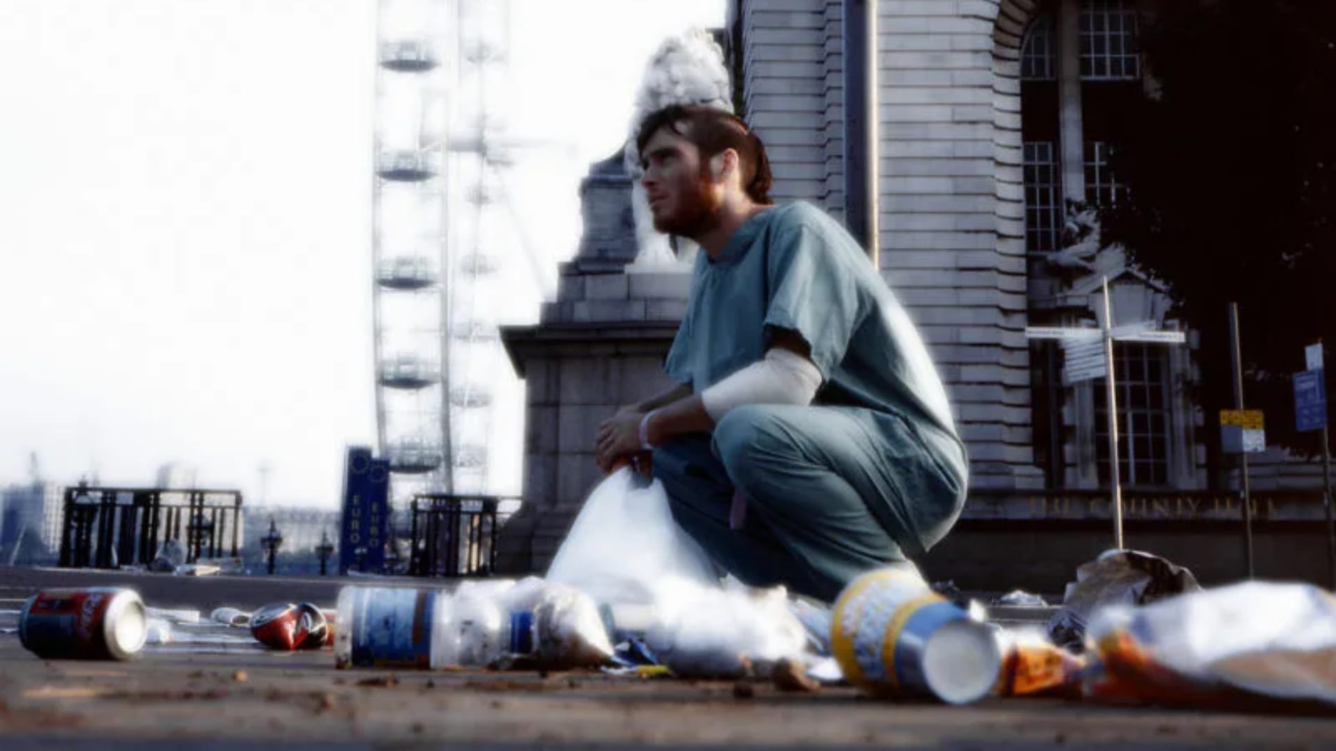 Cillian Murphy kyykyssä. 28 Years Later -teaseri julkaistu.