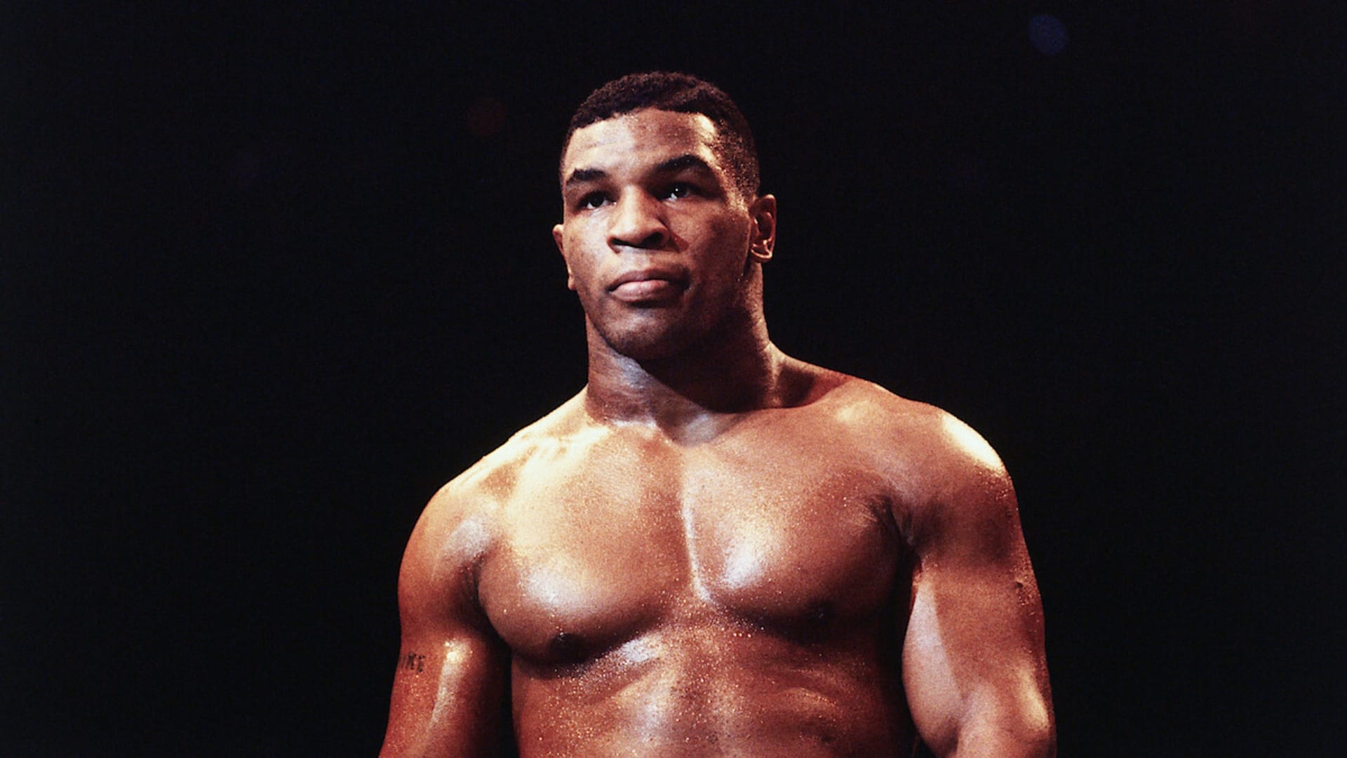 Mike Tyson nuorena. Mike Tysonin elämä paljastetaan dokkarisarjassa!