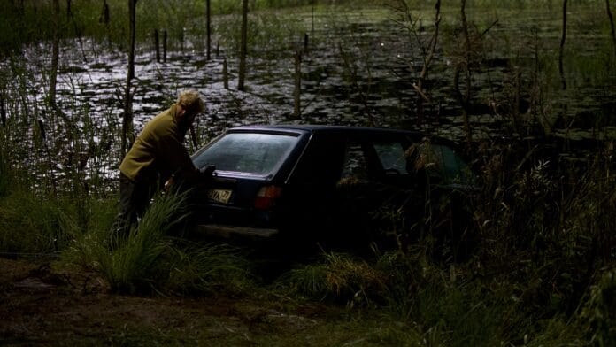 Surman susi -sarjan kuvakaappaus.