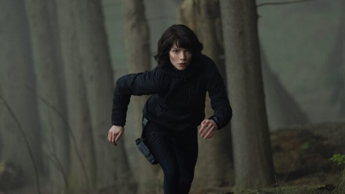 The Gorge -elokuvan kuvakaappaus, jossa on Anya Taylor Joy.