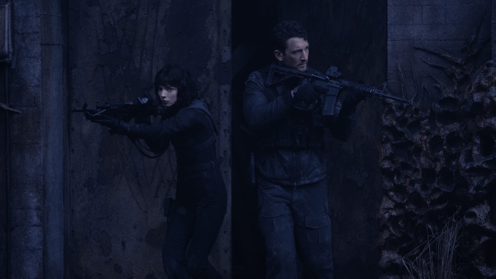 Anya Taylor-Joy ja Miles Teller The Gorge -leffassa