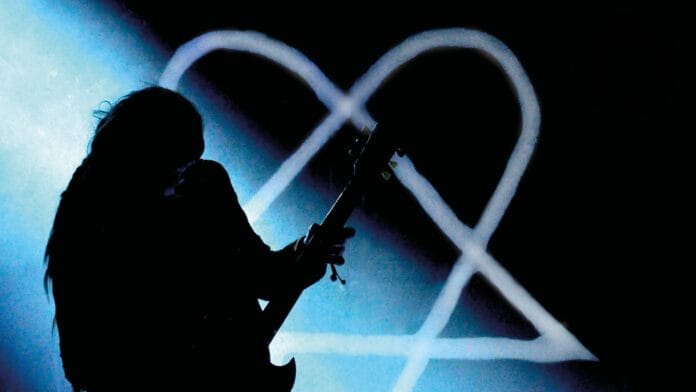 Viimeinen kiertue -kirjan kansikuva