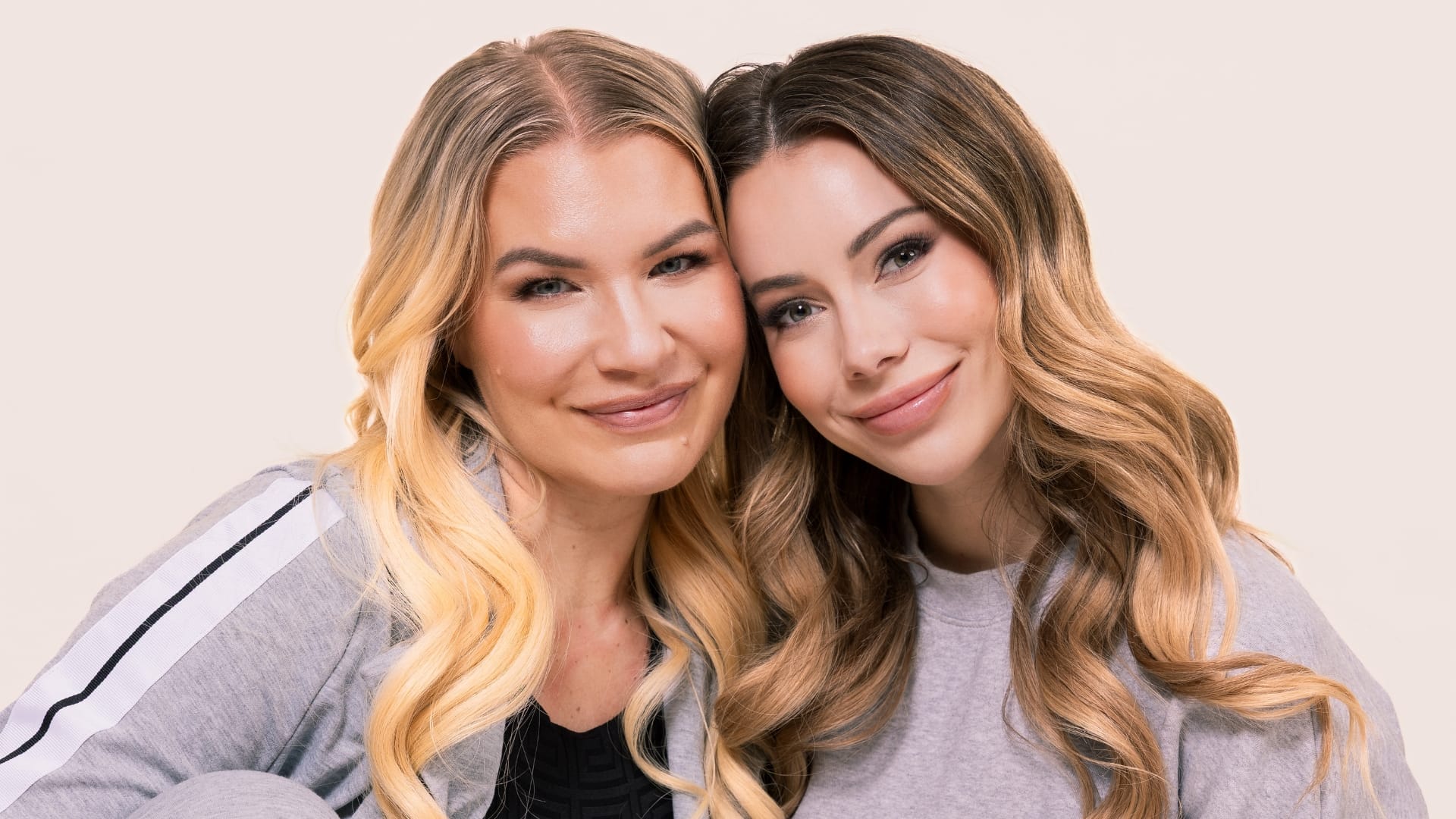 Rahkaa ja rieslingiä -podcastin juontajat