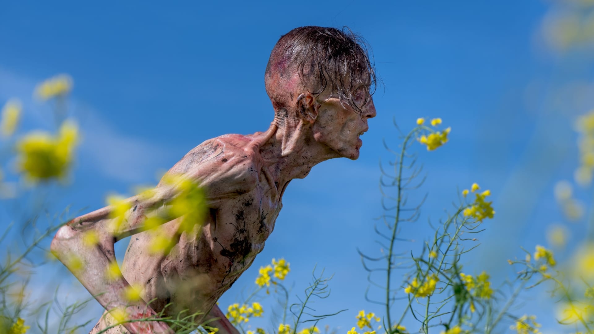 28 vuotta myöhemmin -elokuvan still-kuva. Näin 28 vuotta myöhemmin -traileri syntyi!