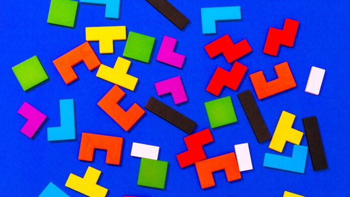 Tetris-palikoita. Red Bull Tetris on saapunut!