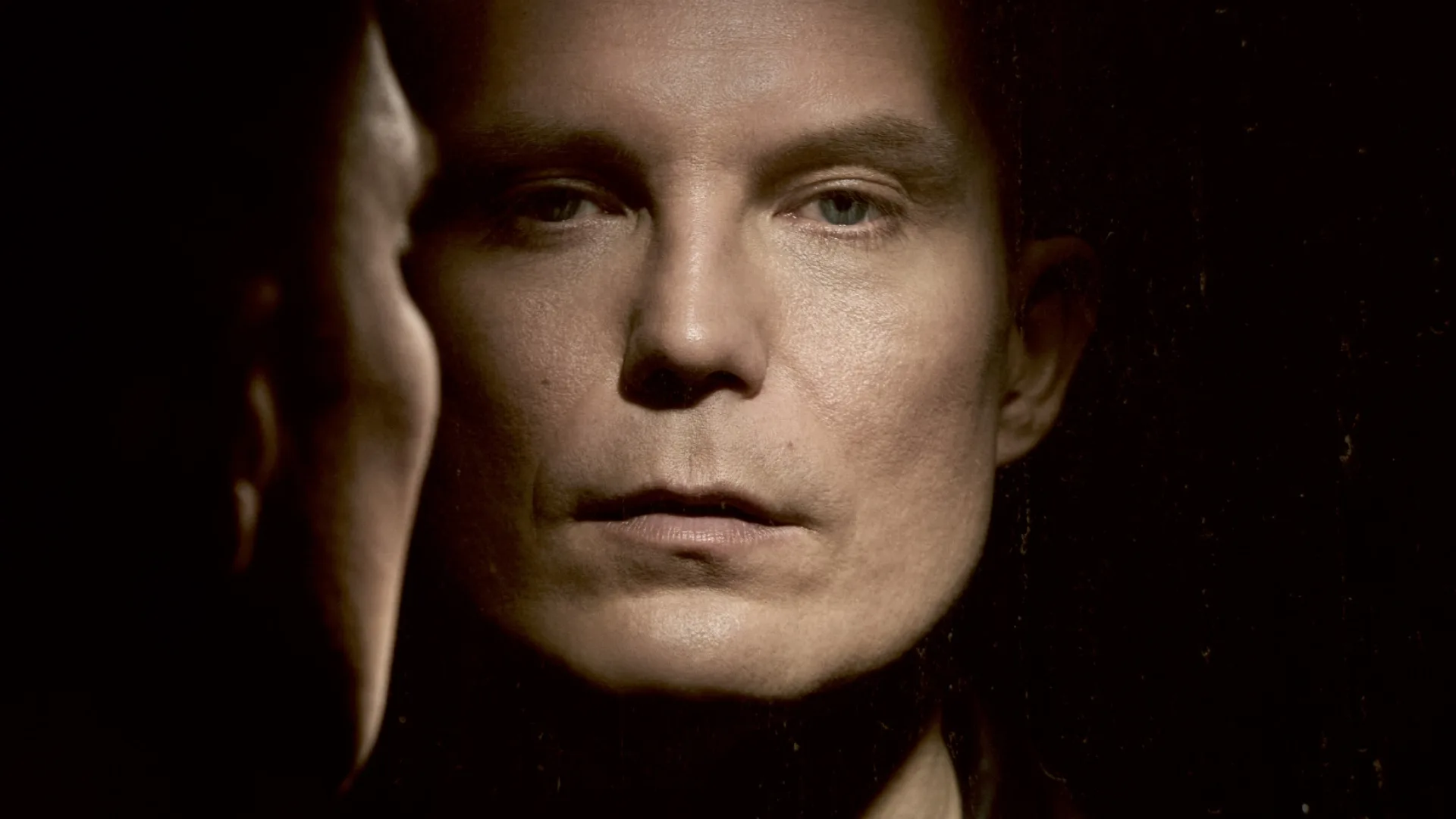 Jare Tiihonen peilissä. Jare Tiihosen kirja myi ennätysmäärän!