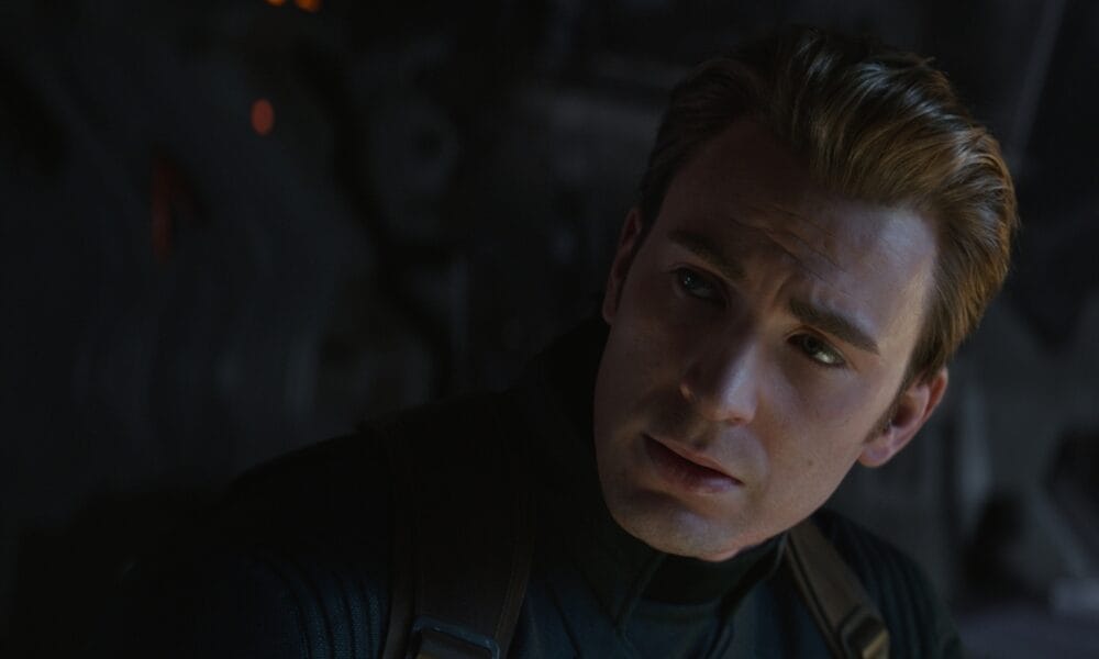 Steve Rogers eli Captain America. Steve Rogers palaa!