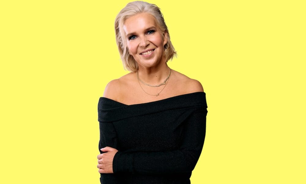 Nikotellen-podcastin uusi juontaja Katja Lintunen