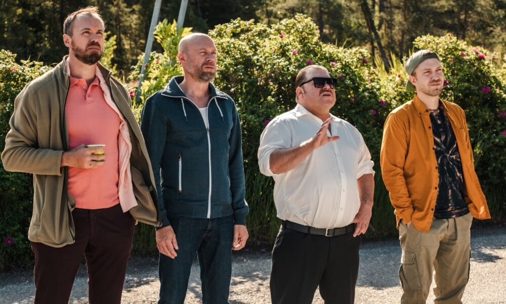 Modernit miehet rivissä