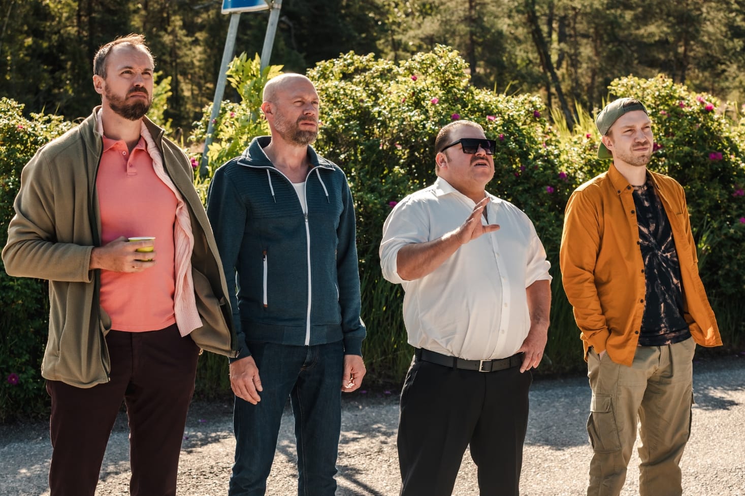 Modernit miehet rivissä