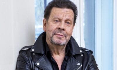 Pate Mustajärvi Testamenttini-kirjan promokuvassa